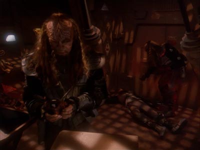 Star Trek: Deep Space Nine Screencaps "The Sons of Mogh" (S4:E15)
