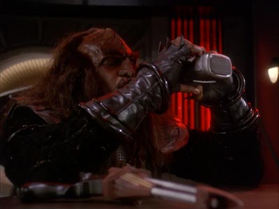 Star Trek: Deep Space Nine Screencaps "The Sons of Mogh" (S4:E15)
