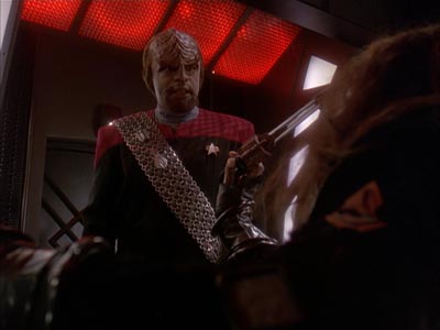 Star Trek: Deep Space Nine Screencaps "The Sons of Mogh" (S4:E15)