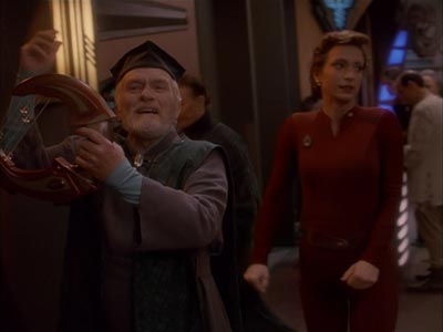 Star Trek: Deep Space Nine Screencaps "Accession" (S4:E17)