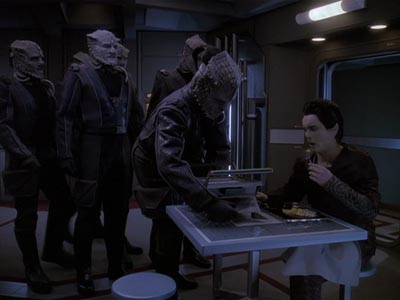 Star Trek: Deep Space Nine Screencaps "To the Death" (S4:E23)
