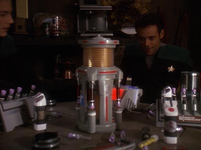 Star Trek: Deep Space Nine Screencaps "The Quickening" (S4:E24)