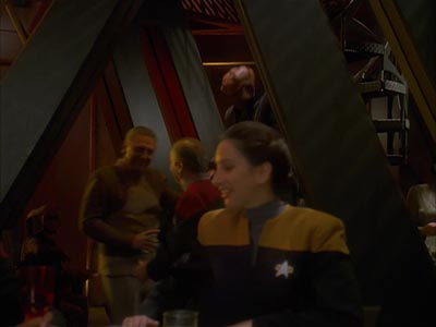 Star Trek: Deep Space Nine Screencaps "Body Parts" (S4:E25)