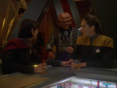 Star Trek: Deep Space Nine Screencaps "Body Parts" (S4:E25)