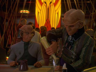 Star Trek: Deep Space Nine Screencaps "Body Parts" (S4:E25)