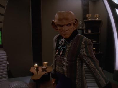 Star Trek: Deep Space Nine Screencaps "Body Parts" (S4:E25)