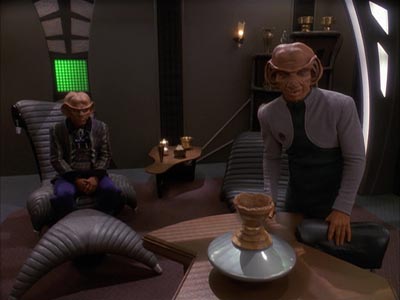 Star Trek: Deep Space Nine Screencaps "Body Parts" (S4:E25)