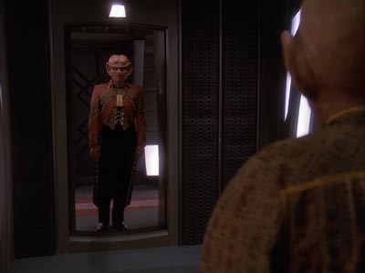 Star Trek: Deep Space Nine Screencaps "Body Parts" (S4:E25)