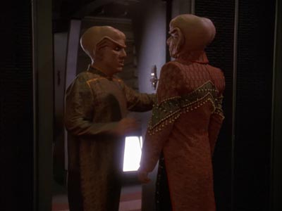 Star Trek: Deep Space Nine Screencaps "Body Parts" (S4:E25)