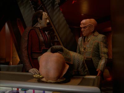 Star Trek: Deep Space Nine Screencaps "Body Parts" (S4:E25)
