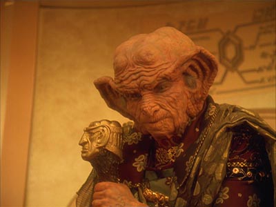 Star Trek: Deep Space Nine Screencaps "Body Parts" (S4:E25)