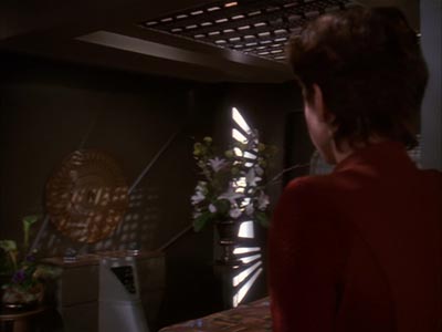 Star Trek: Deep Space Nine Screencaps "Body Parts" (S4:E25)