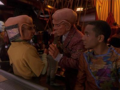 Star Trek: Deep Space Nine Screencaps "The Visitor" (S4:E3)