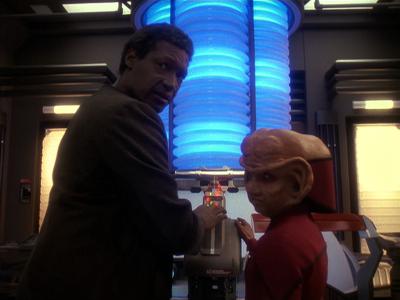 Star Trek: Deep Space Nine Screencaps "The Visitor" (S4:E3)