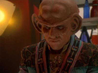 Star Trek: Deep Space Nine Screencaps "Hippocratic Oath" (S4:E4)