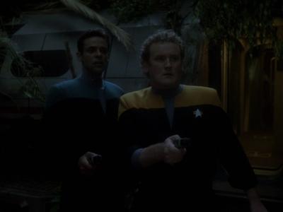 Star Trek: Deep Space Nine Screencaps "Hippocratic Oath" (S4:E4)