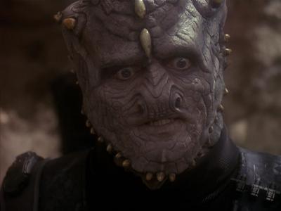 Star Trek: Deep Space Nine Screencaps "Hippocratic Oath" (S4:E4)
