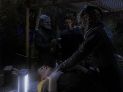 Star Trek: Deep Space Nine Screencaps "Hippocratic Oath" (S4:E4)
