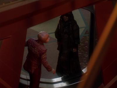 Star Trek: Deep Space Nine Screencaps "Hippocratic Oath" (S4:E4)