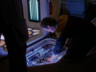 Star Trek: Deep Space Nine Screencaps "Hippocratic Oath" (S4:E4)