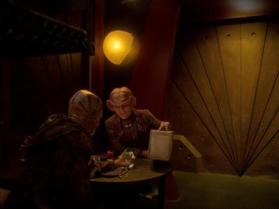 Star Trek: Deep Space Nine Screencaps "Hippocratic Oath" (S4:E4)