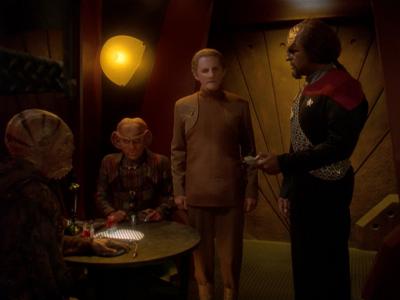 Star Trek: Deep Space Nine Screencaps "Hippocratic Oath" (S4:E4)