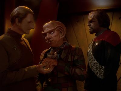 Star Trek: Deep Space Nine Screencaps "Hippocratic Oath" (S4:E4)