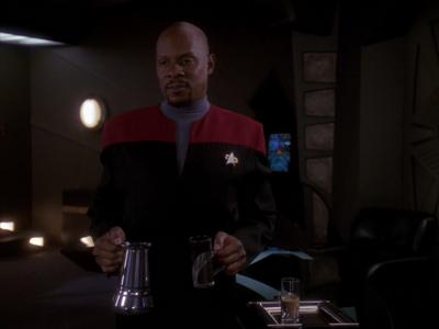 Star Trek: Deep Space Nine Screencaps "Hippocratic Oath" (S4:E4)