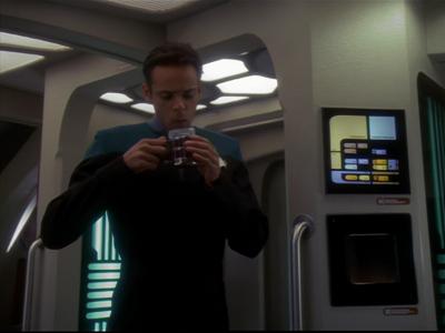 Star Trek: Deep Space Nine Screencaps "Hippocratic Oath" (S4:E4)