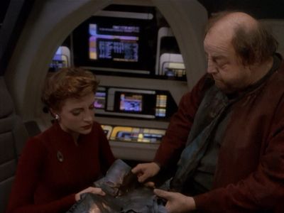 Star Trek: Deep Space Nine Screencaps "Indiscretion" (S4:E5)