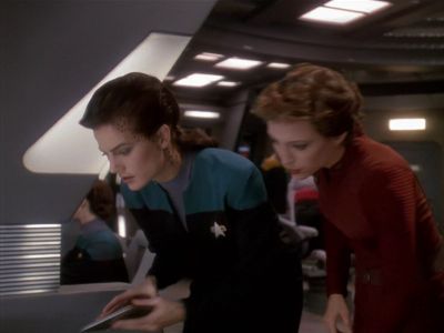 Star Trek: Deep Space Nine Screencaps "Starship Down" (S4:E7)