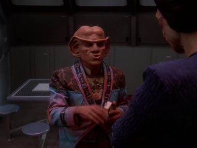 Star Trek: Deep Space Nine Screencaps "Starship Down" (S4:E7)