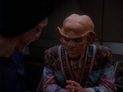 Star Trek: Deep Space Nine Screencaps "Starship Down" (S4:E7)