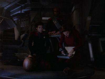 Star Trek: Deep Space Nine Screencaps "Starship Down" (S4:E7)