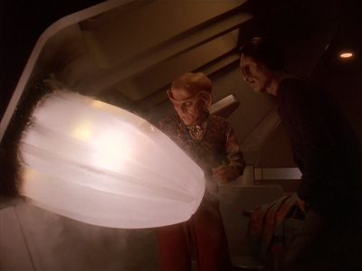 Star Trek: Deep Space Nine Screencaps "Starship Down" (S4:E7)