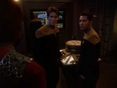 Star Trek: Deep Space Nine Screencaps "Starship Down" (S4:E7)