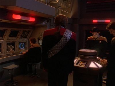 Star Trek: Deep Space Nine Screencaps "Starship Down" (S4:E7)