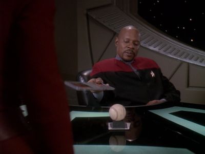 Star Trek: Deep Space Nine Screencaps "Starship Down" (S4:E7)