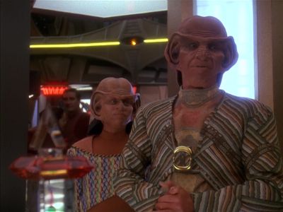 Star Trek: Deep Space Nine Screencaps "Little Green Men" (S4:E8)