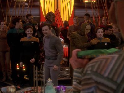 Star Trek: Deep Space Nine Screencaps "Little Green Men" (S4:E8)