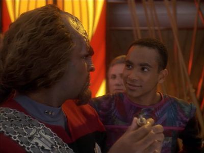 Star Trek: Deep Space Nine Screencaps "Little Green Men" (S4:E8)