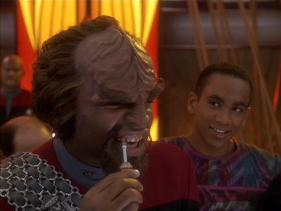 Star Trek: Deep Space Nine Screencaps "Little Green Men" (S4:E8)