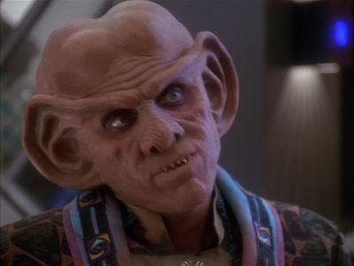 Star Trek: Deep Space Nine Screencaps "Little Green Men" (S4:E8)