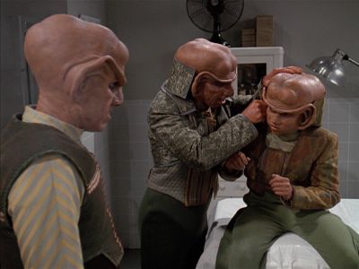 Star Trek: Deep Space Nine Screencaps "Little Green Men" (S4:E8)