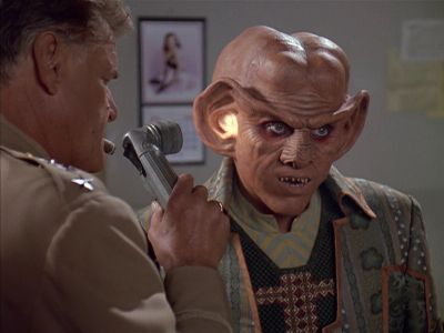 Star Trek: Deep Space Nine Screencaps "Little Green Men" (S4:E8)