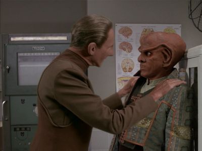 Star Trek: Deep Space Nine Screencaps "Little Green Men" (S4:E8)