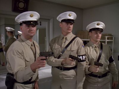 Star Trek: Deep Space Nine Screencaps "Little Green Men" (S4:E8)