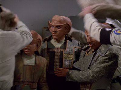 Star Trek: Deep Space Nine Screencaps "Little Green Men" (S4:E8)