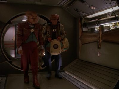 Star Trek: Deep Space Nine Screencaps "Little Green Men" (S4:E8)