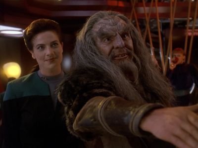 Star Trek: Deep Space Nine Screencaps "The Sword of Kahless" (S4:E9)